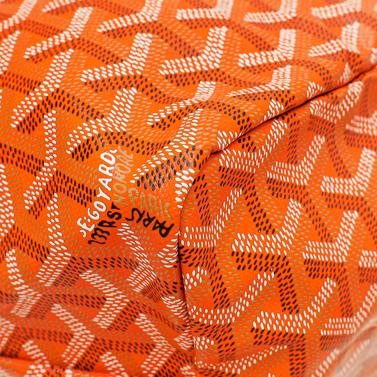 Goyard Orange Goyardine Saint Louis PM Bag – The Closet