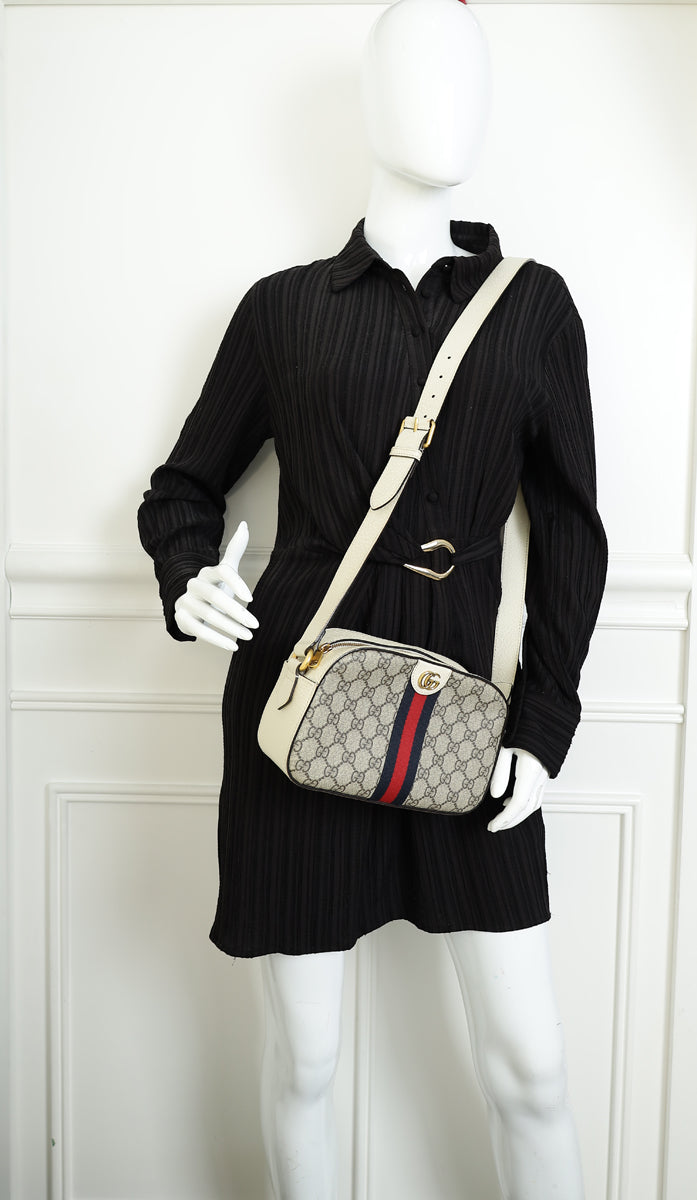 Cream レザー フラップgucci バッグ Gucci cream tan signature vintage 80s/90s zip pouch clutch