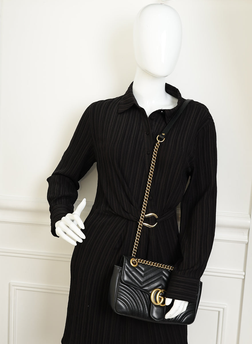 Gucci Black GG Marmont Medium Shoulder Bag