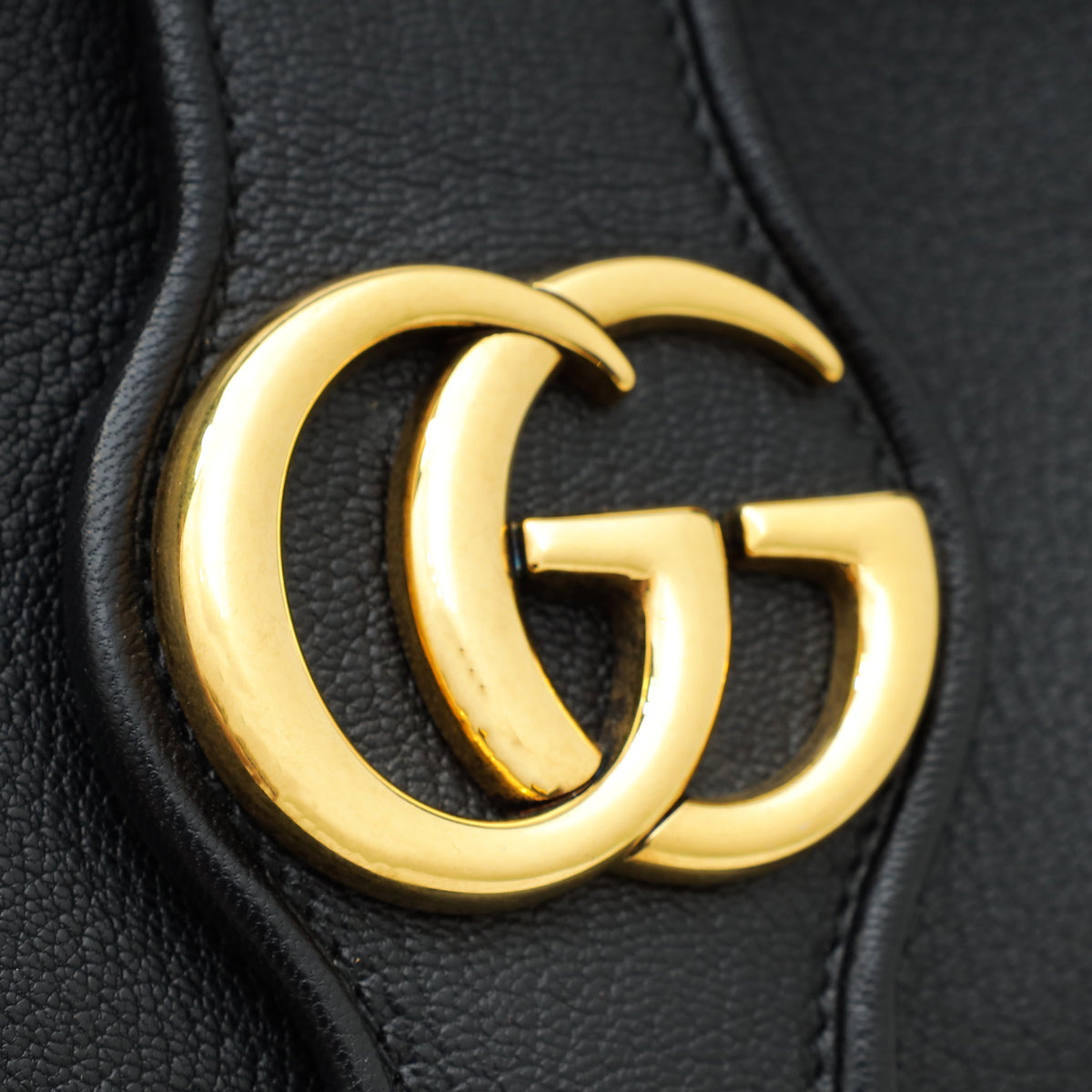 Gucci Black Aphrodite Medium Shoulder Bag