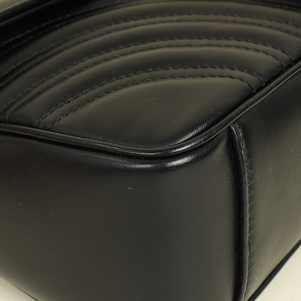 Gucci Black GG Marmont Medium Shoulder Bag