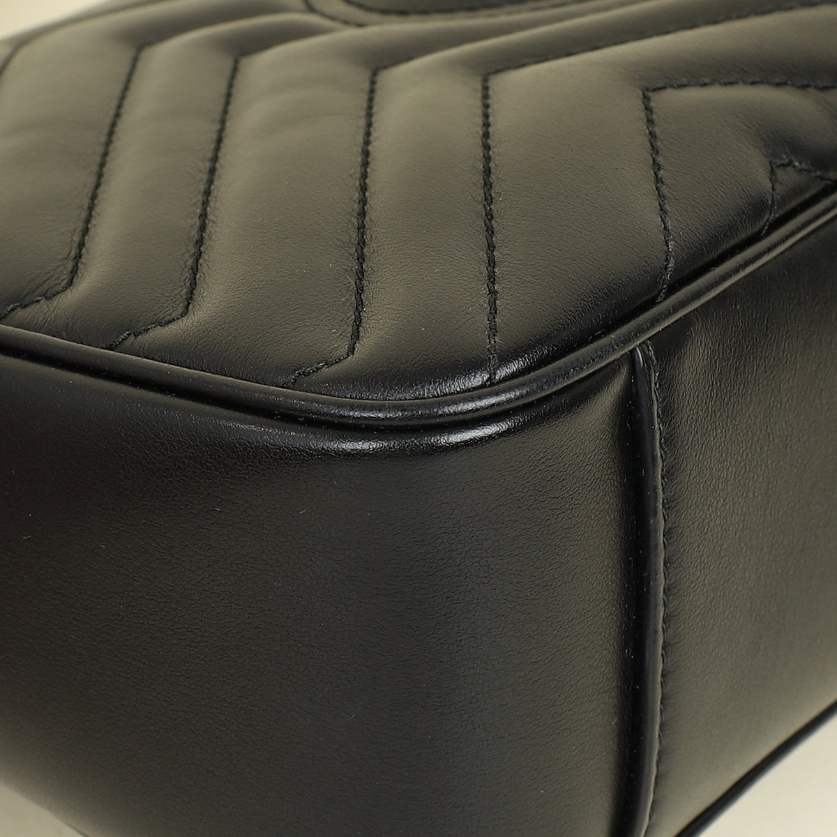 Gucci Black GG Marmont Medium Shoulder Bag