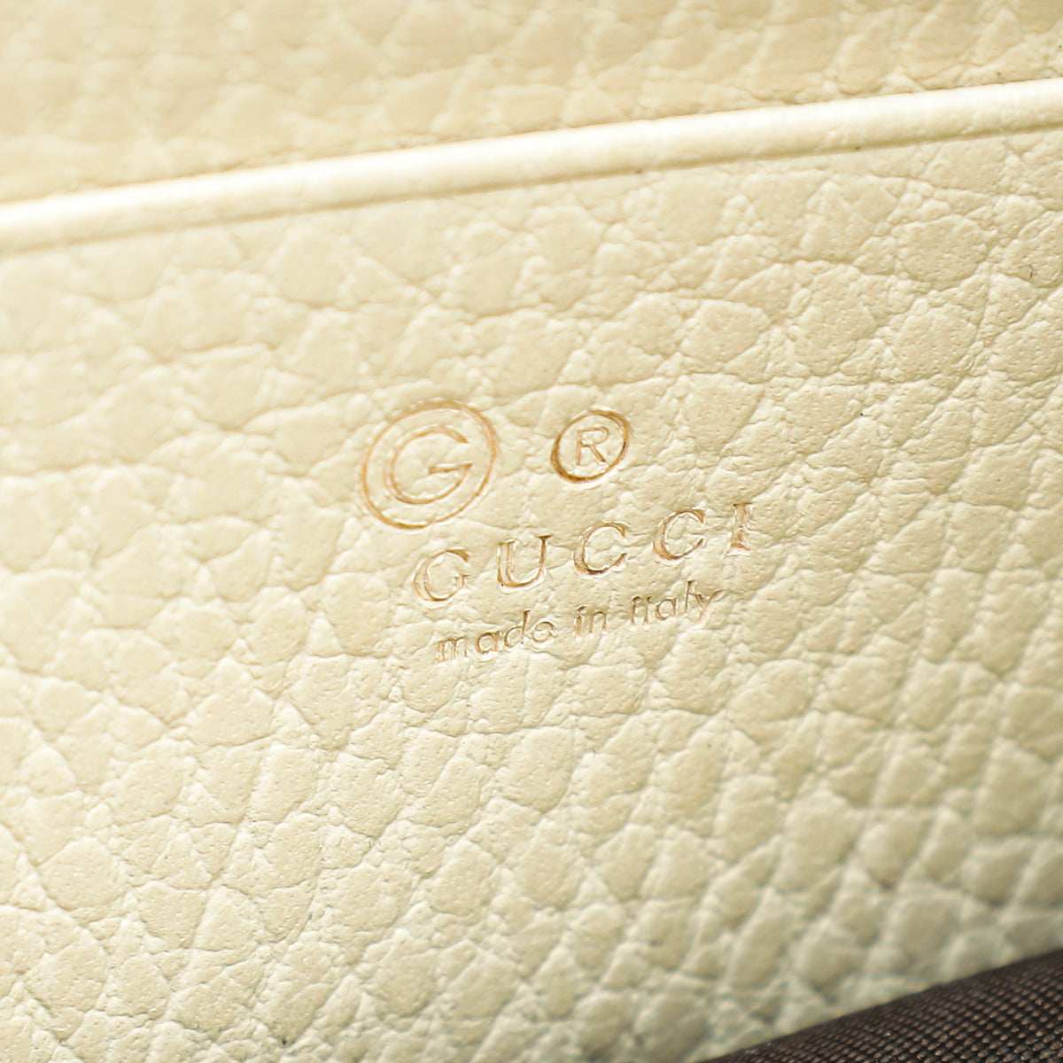 Gucci Ivory Interlocking G Chain Wallet