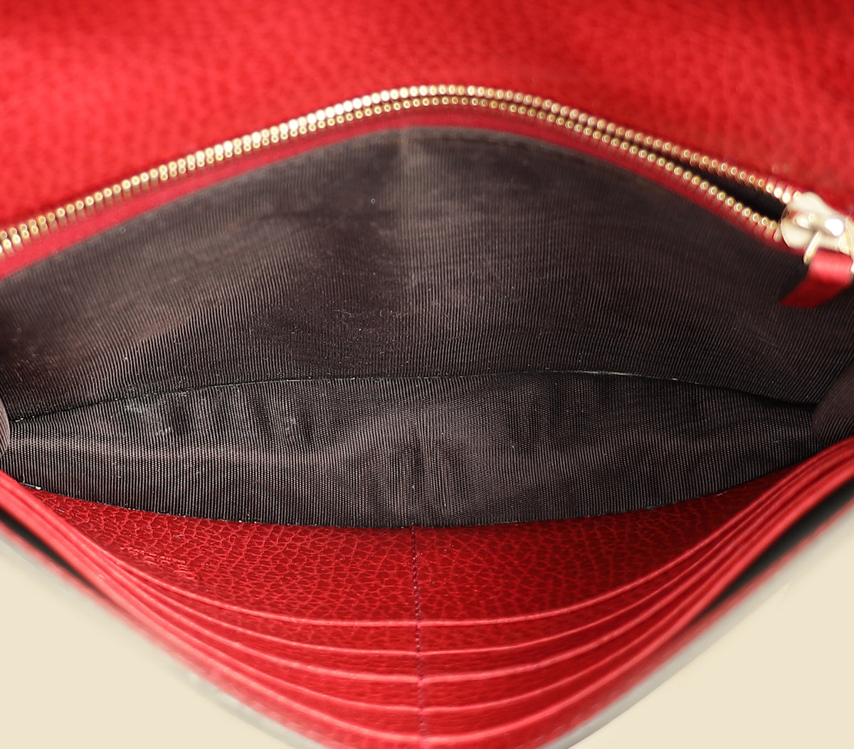 Gucci Red Interlocking G Wallet on Chain