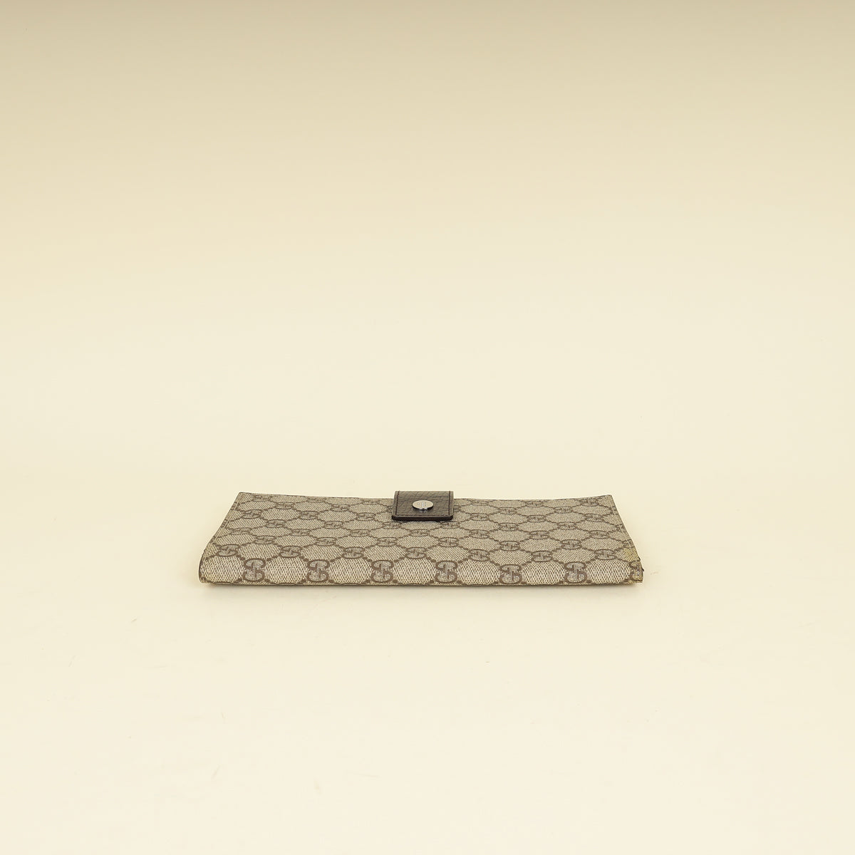 Gucci Ebony GG Supreme Travel Wallet