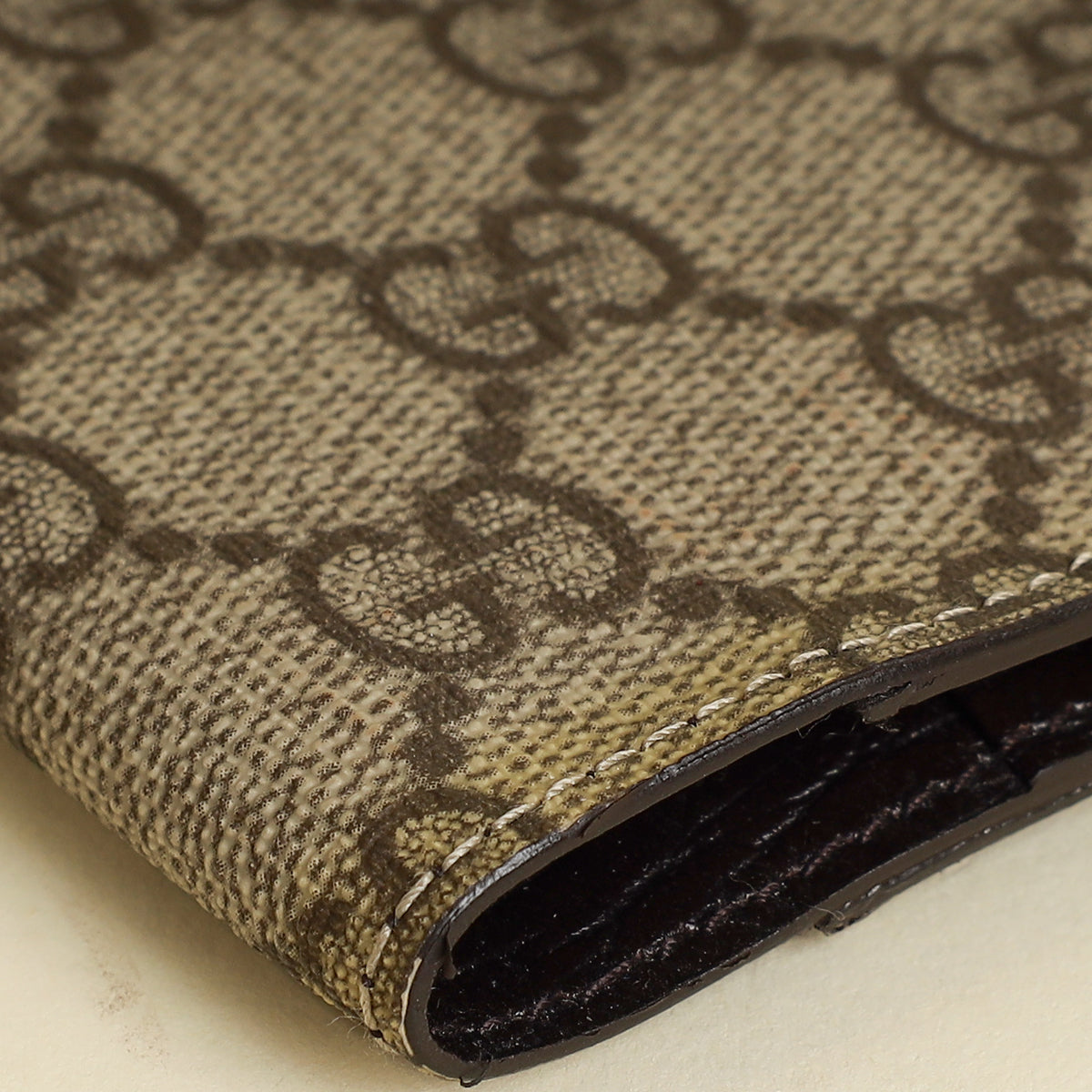 Gucci Ebony GG Supreme Travel Wallet