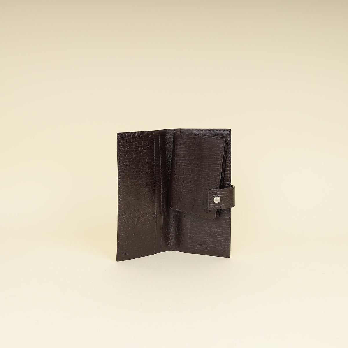 Gucci Ebony GG Supreme Travel Wallet