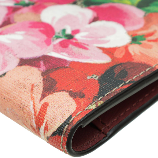 Gucci Bicolor GG Supreme Monogram Blooms Passport Case