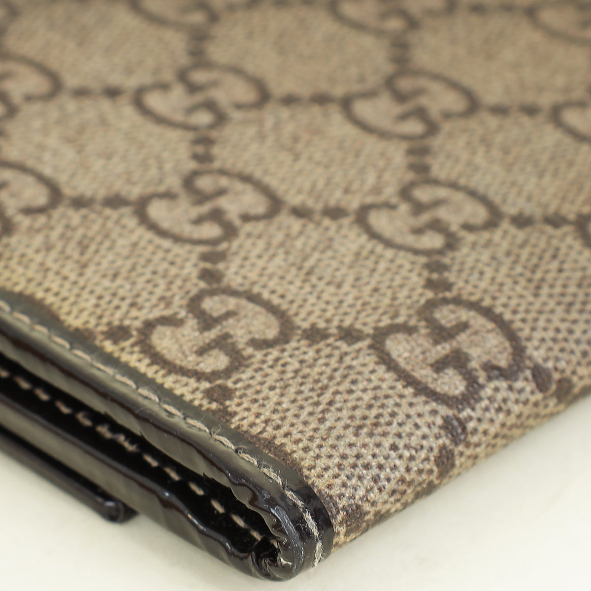 GUCCI Bicolor GG Supreme Continental Wallet