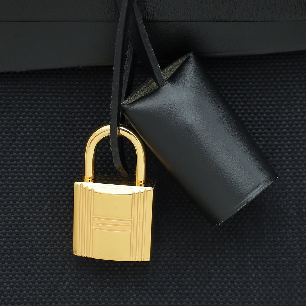 Hermes Noir Herbag Zip 31 PM Toile Vache Hunter Bag