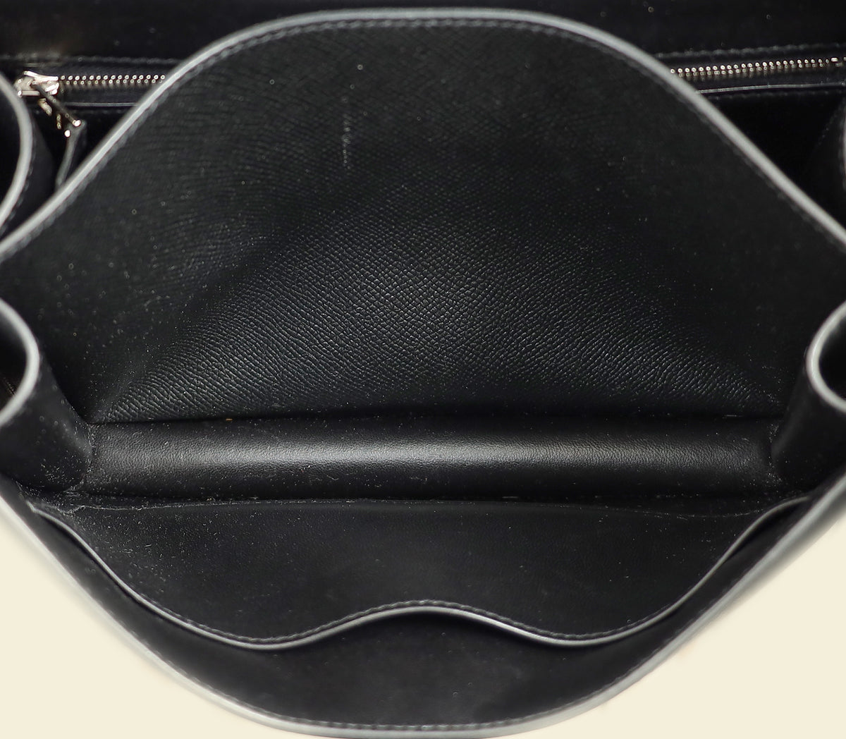 Hermes Noir Constance 24 Bag