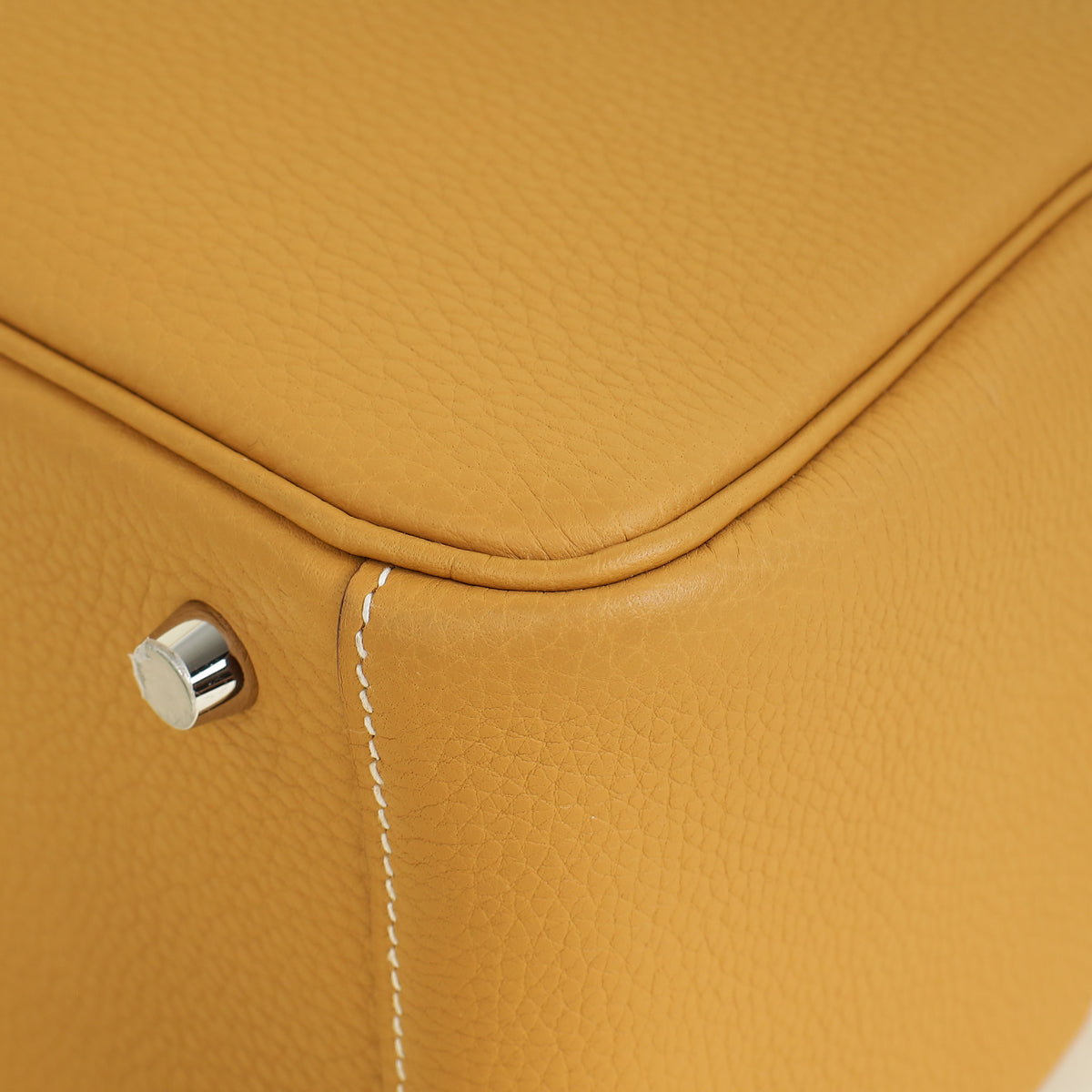 Hermes Naturel Sable Lindy 26 Bag — image 5 of 13