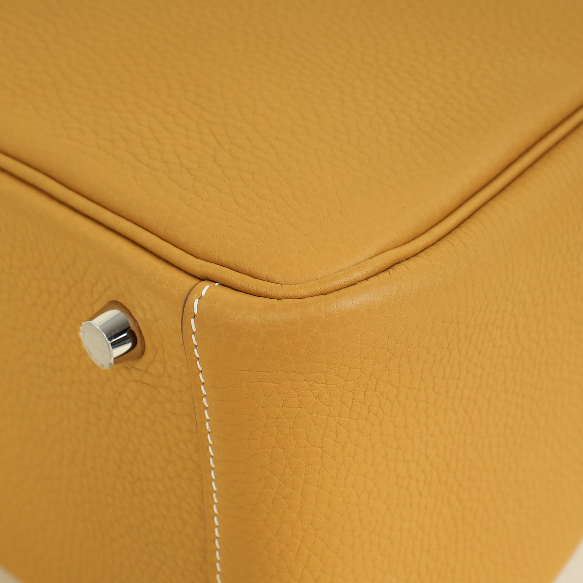 Hermes Naturel Sable Lindy 26 Bag — image 7 of 13
