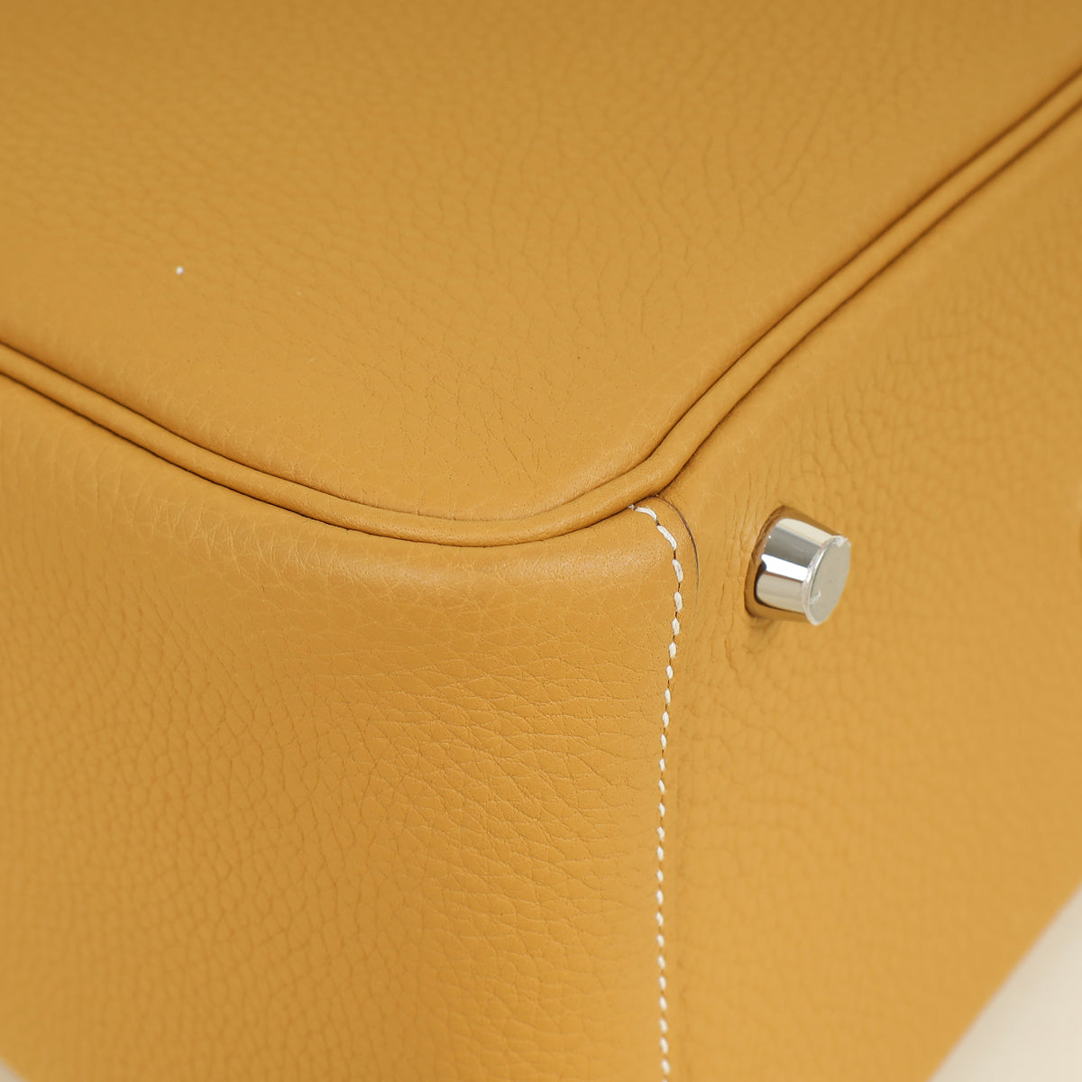 Hermes Naturel Sable Lindy 26 Bag — image 8 of 13