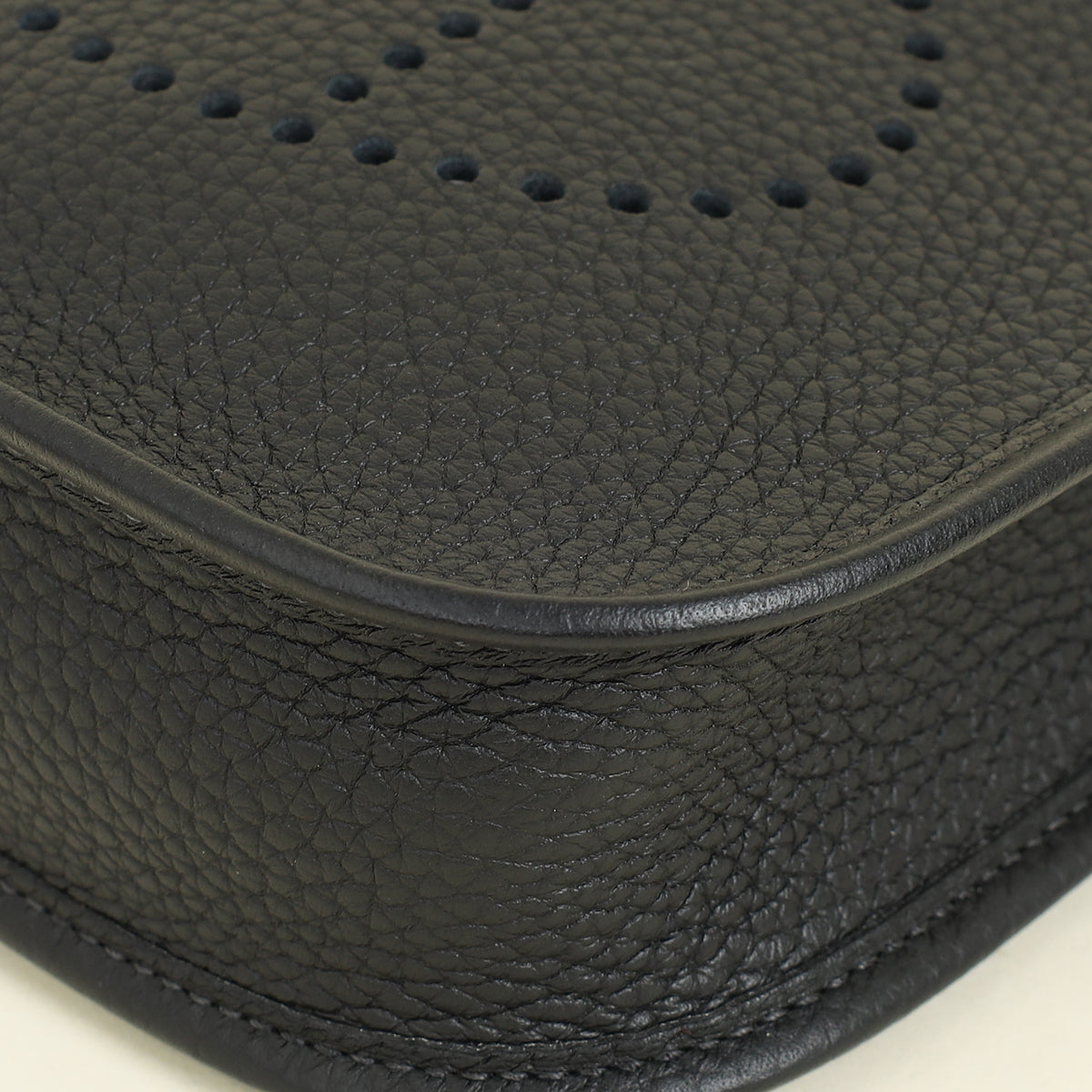 Hermes Noir Evelyne 16 TPM Bag