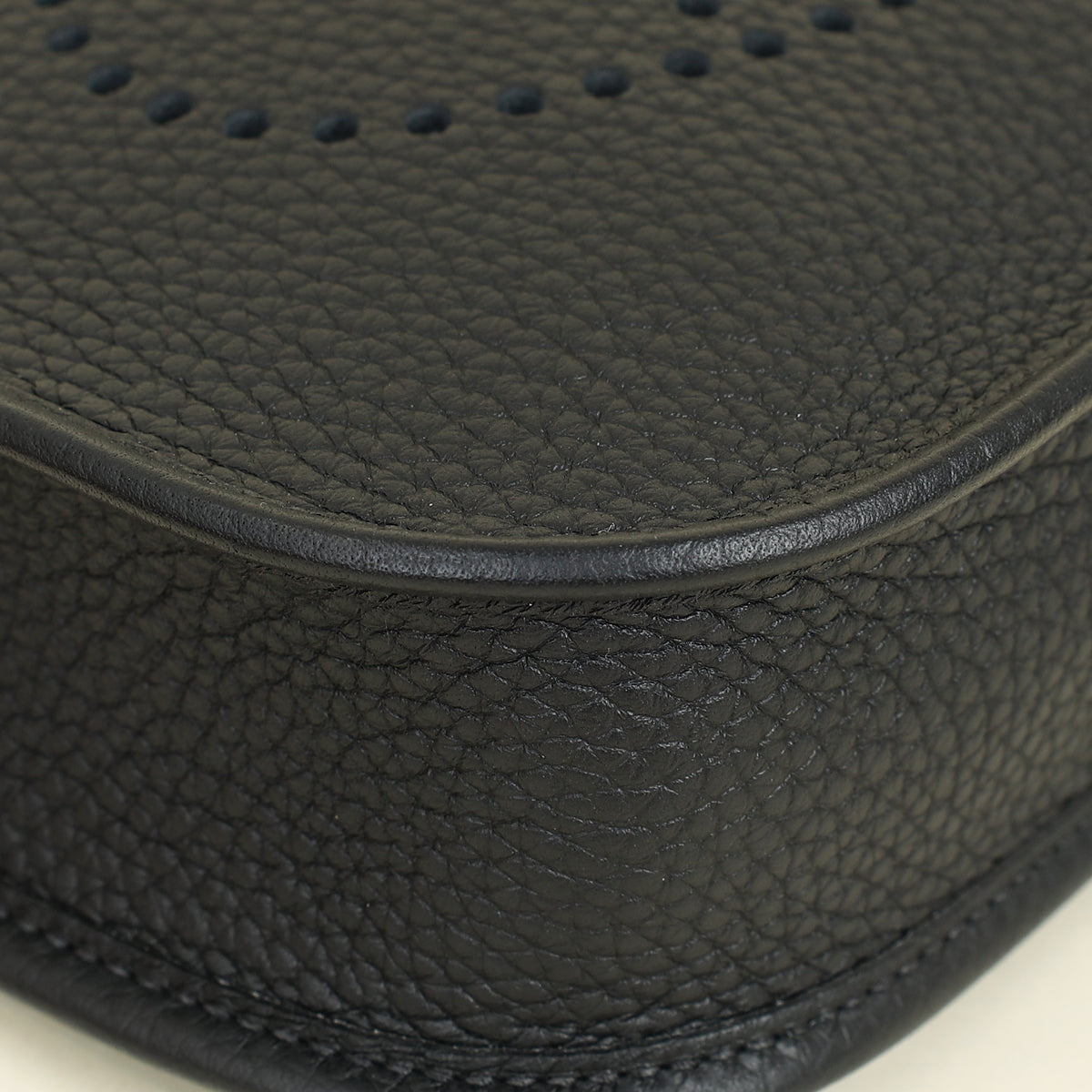 Hermes Noir Evelyne 16 TPM Bag