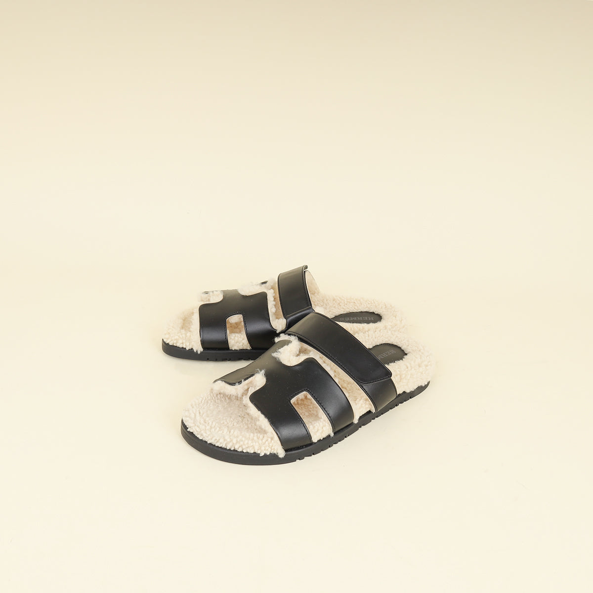 Hermes Noir w/ Shearling Chypre Sandals 37.5-Hermes-THE CLOSET