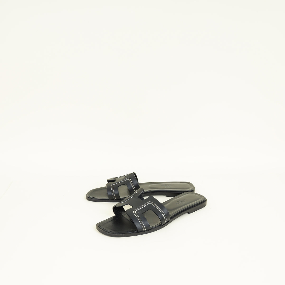 Hermes Noir Oran Stitched Detail Sandal 40