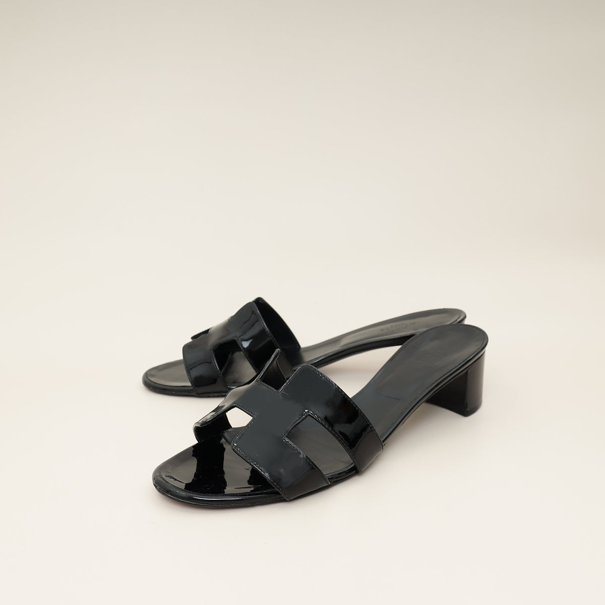 Hermes Noir Oasis Sandal 41.5