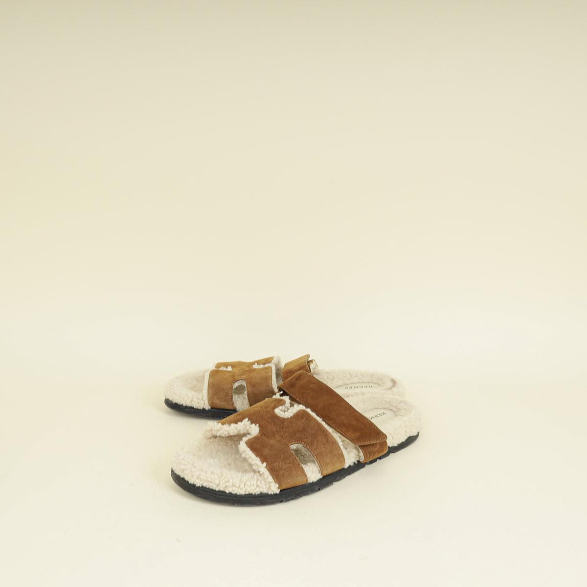 Hermes Naturel Suede Shearling Chypre Sandal 42