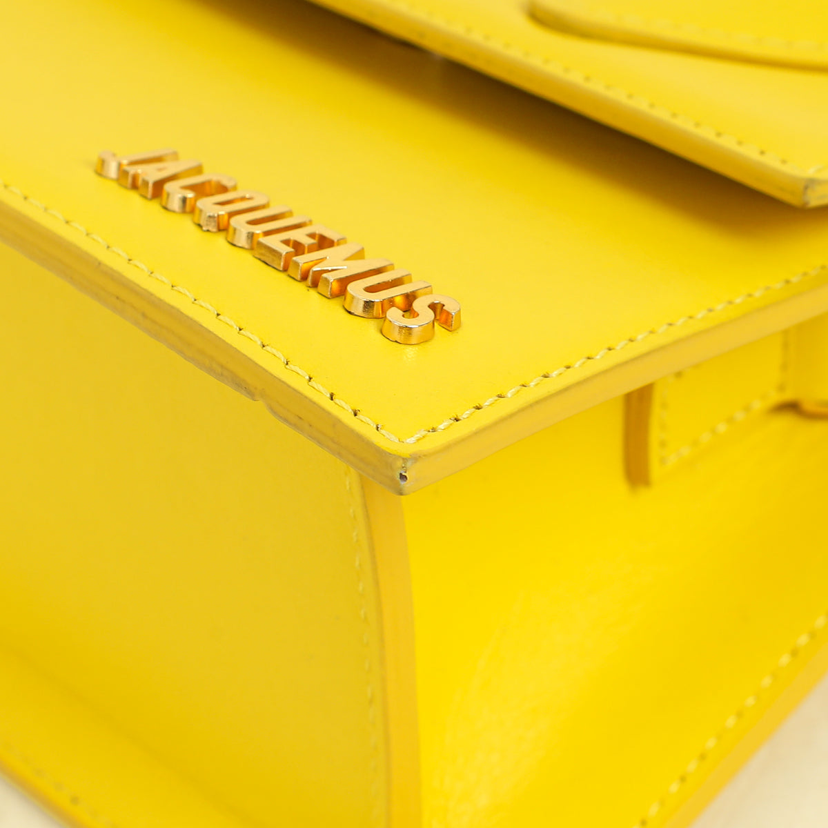 Jacquemus Yellow The Medium Chiquito Bag