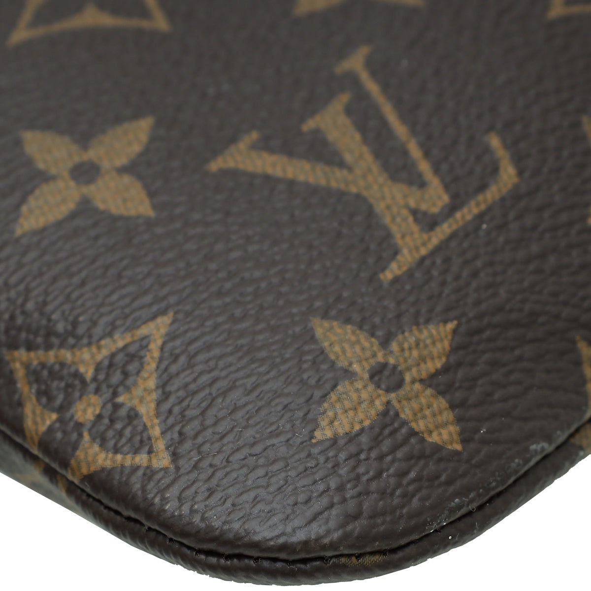 Authentic Louis Vuitton Classic Monogram Etui Voyage MM Pouch