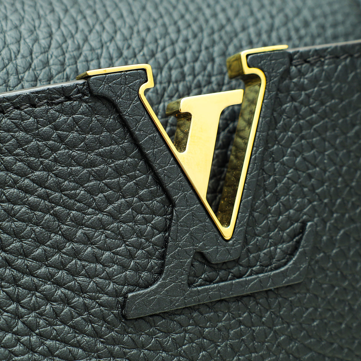 Louis Vuitton Noir Cuir Capucines BB Bag