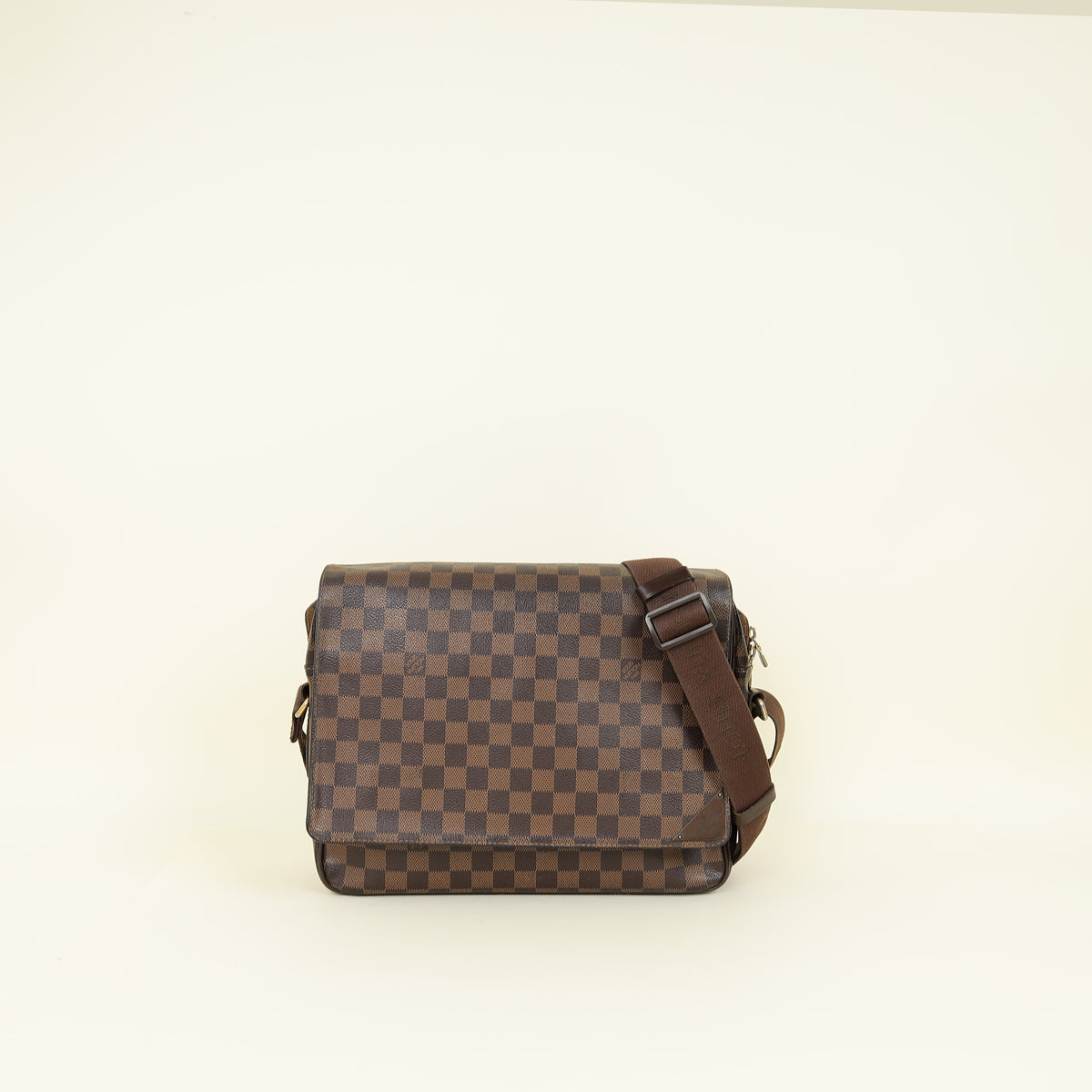 Louis Vuitton Damier Ebene Shelton MM Messenger Bag