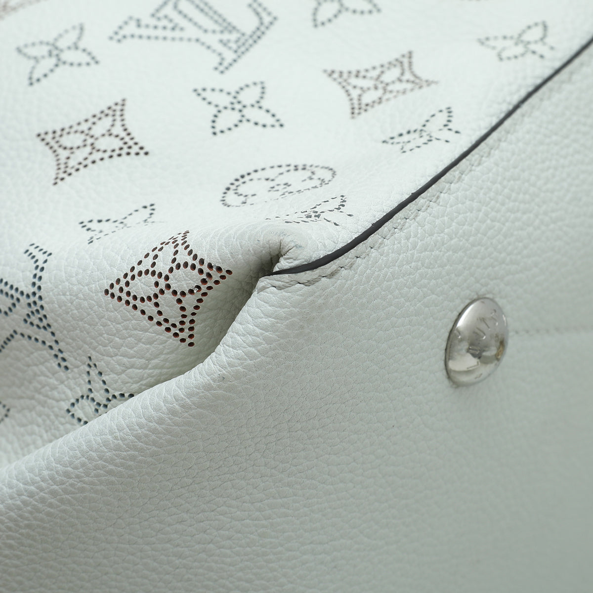 Louis Vuitton White Mahina Beaubourg Hobo MM Bag