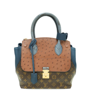 حقيبة لويس فويتون ثنائية اللون Exotique Monogram Ostrich Python Majestueux PM 