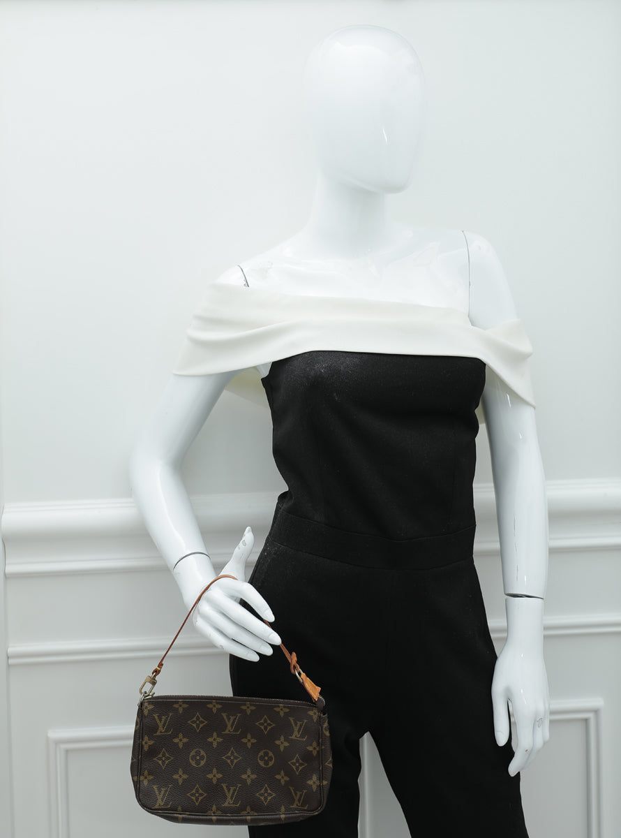 Pochette accessoire cloth mini bag Louis Vuitton White in Cloth