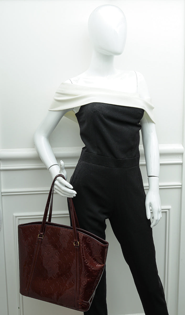 Red Louis Vuitton Vernis Avalon GM Shoulder Bag