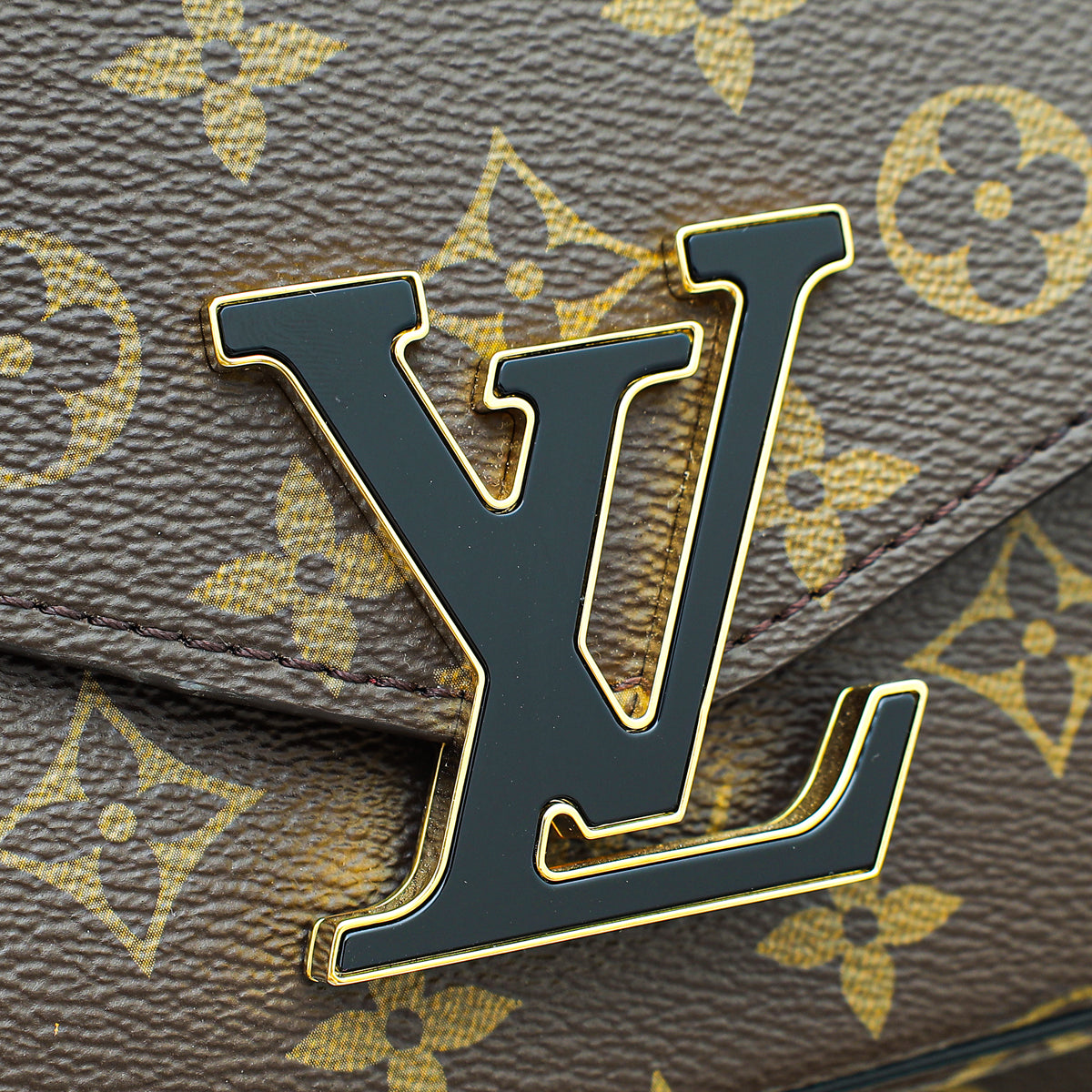 Authentic Louis Vuitton Monogram Pochette rabat 23 Clutch Bag