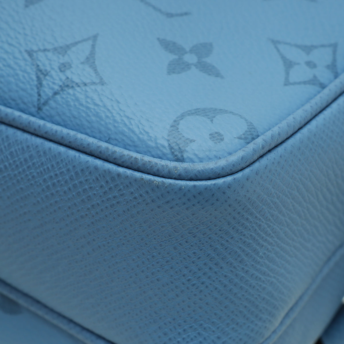 Louis Vuitton Light Blue Taigarama Outdoor Messenger Bag – The Closet