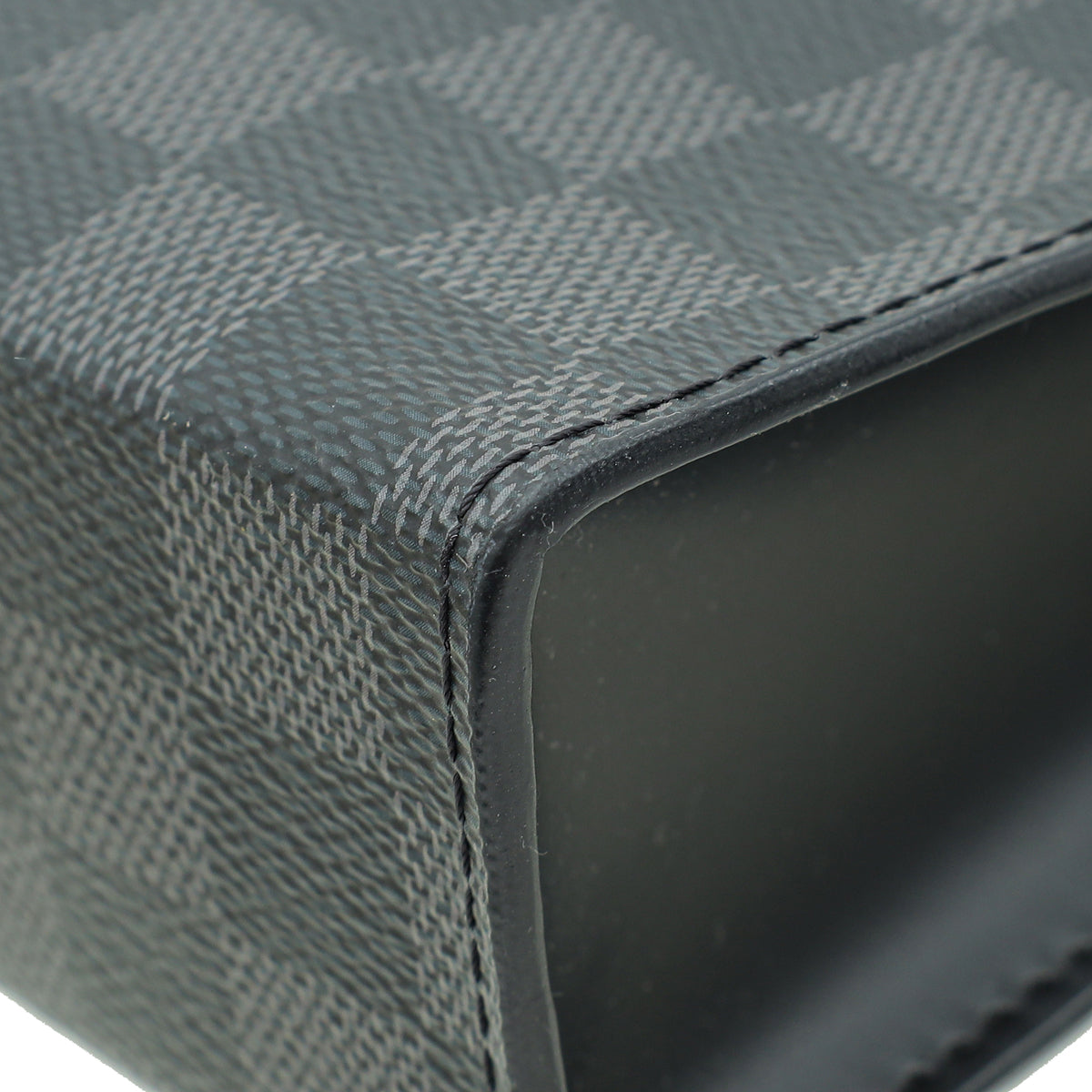 Louis Vuitton Damier Black Pochette Voyage MM Clutch
