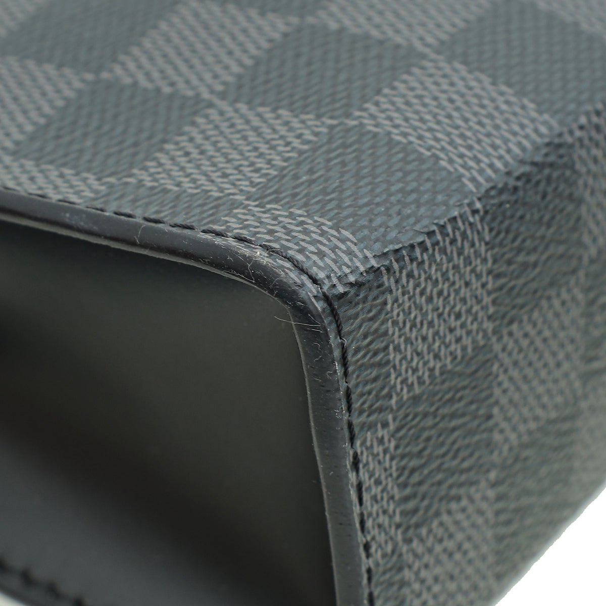 Louis Vuitton Damier Black Pochette Voyage MM Clutch