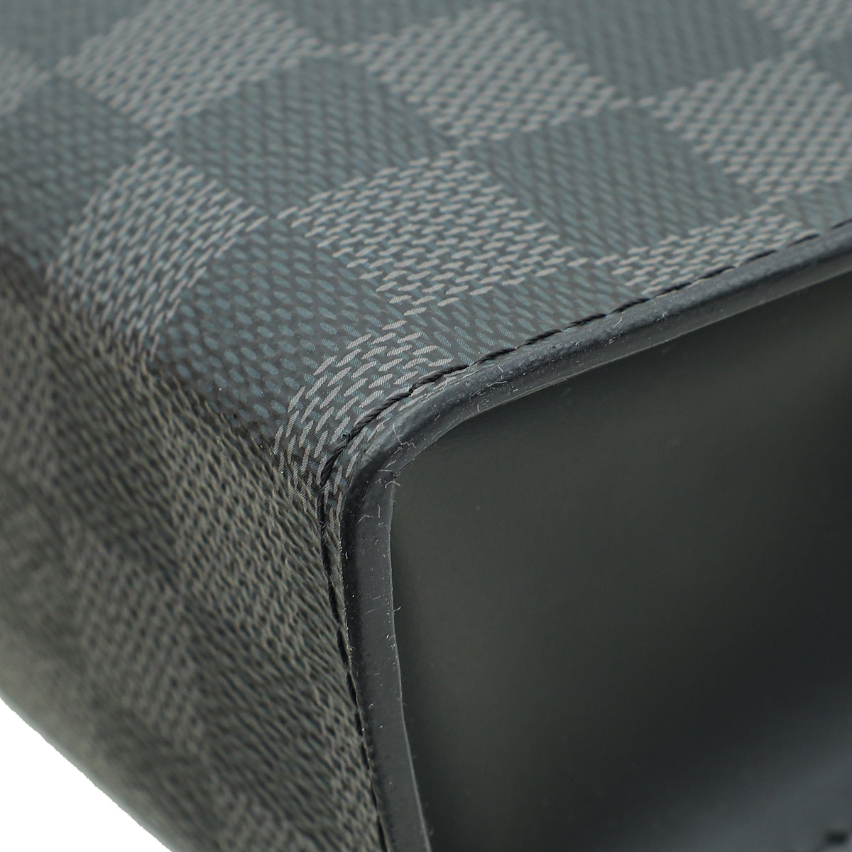 Louis Vuitton Damier Black Pochette Voyage MM Clutch