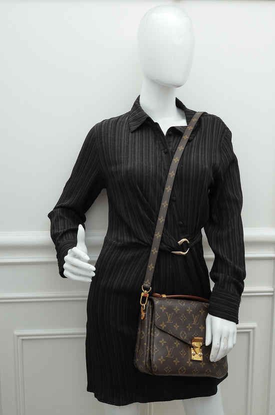 Louis Vuitton Pochette Metis outfit