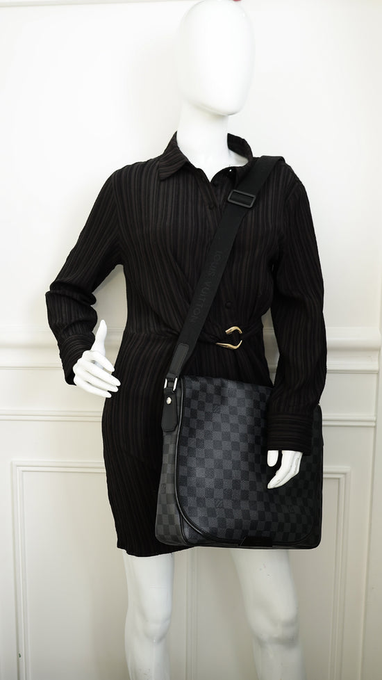 Louis Vuitton Black Damier Graphite Daniel MM Messenger Bag
