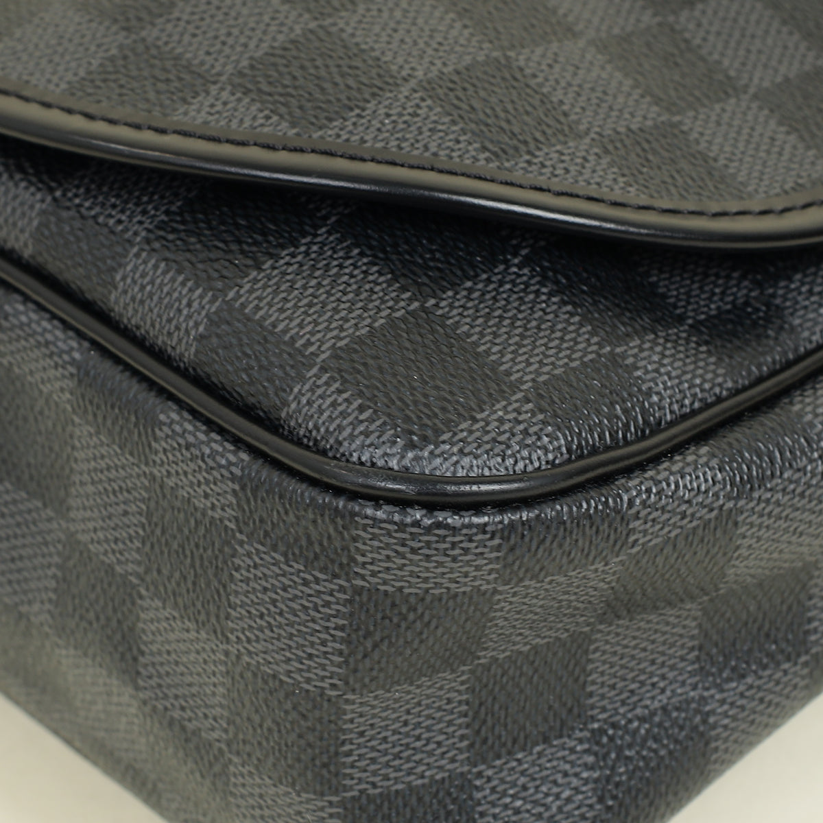 Louis Vuitton Black Damier Graphite Daniel MM Messenger Bag