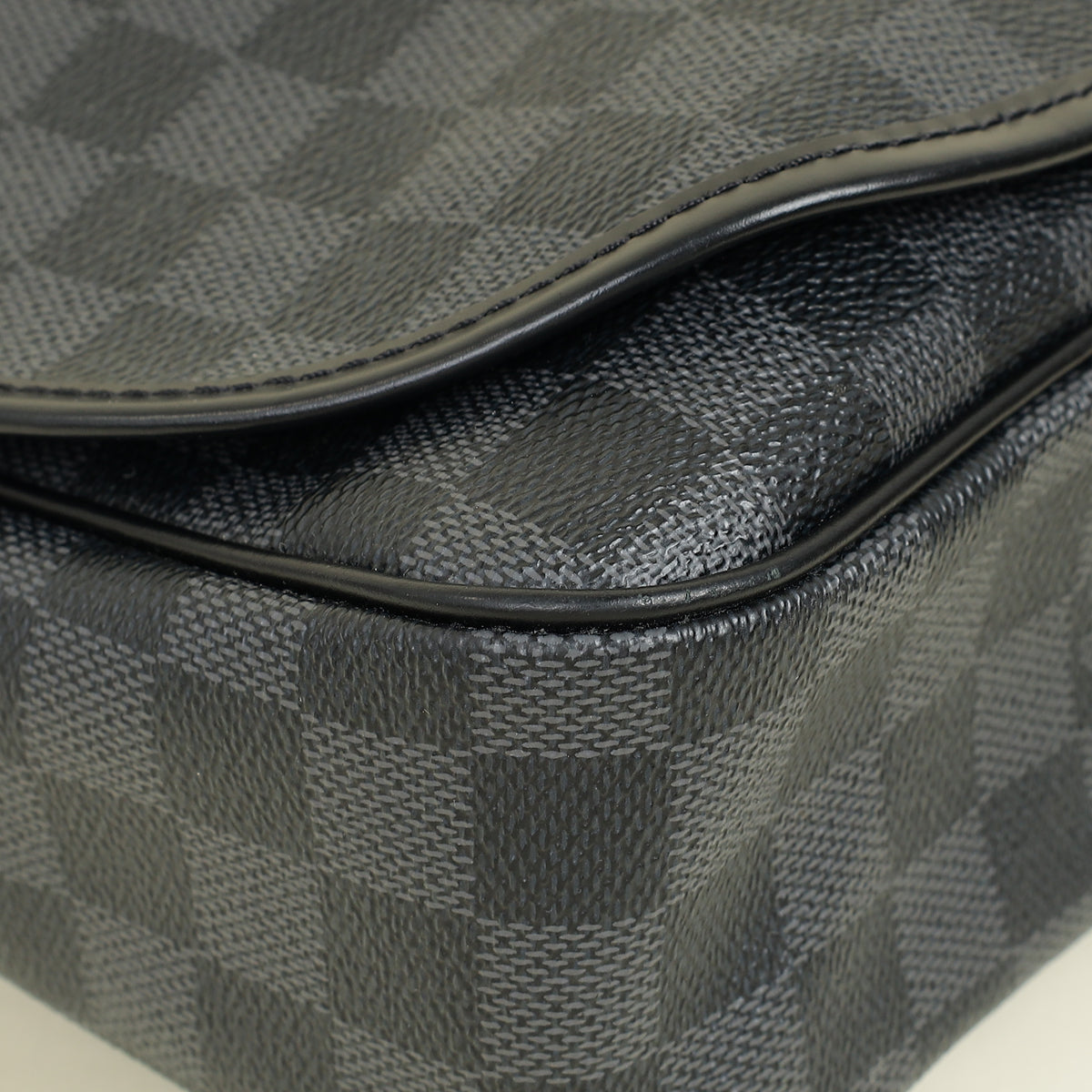 Louis Vuitton Black Damier Graphite Daniel MM Messenger Bag