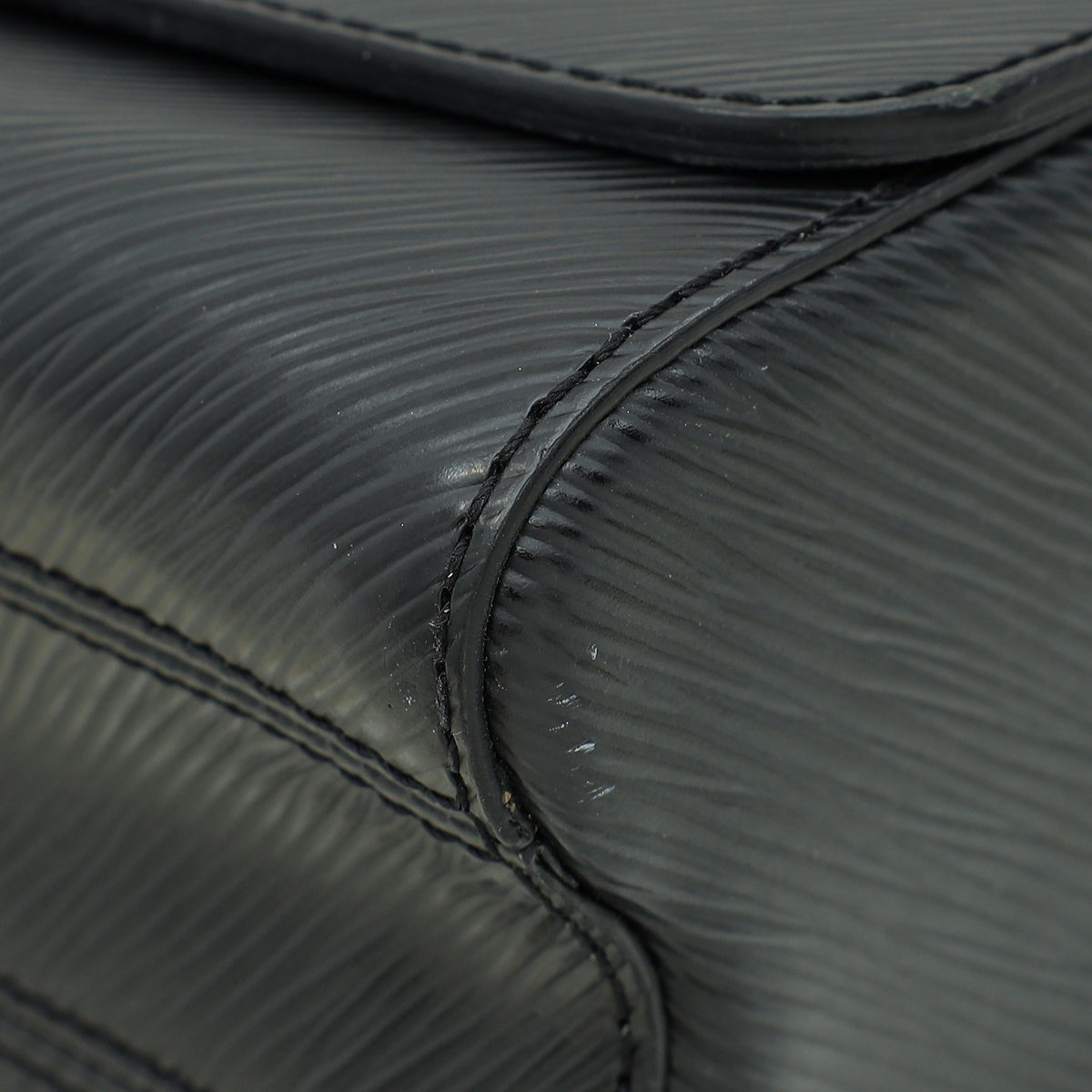 Louis Vuitton Noir Twist MM Bag