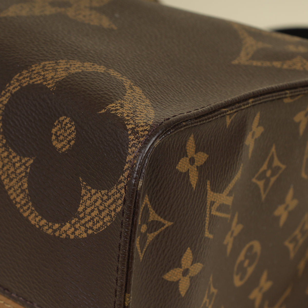 Louis Vuitton Monogram Reverse Onthego MM Bag