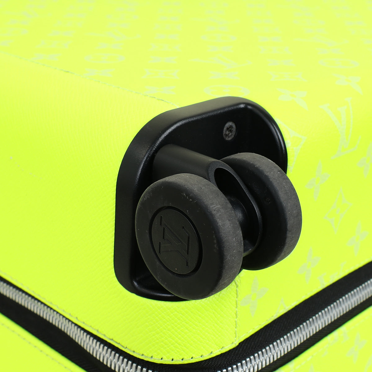 Louis Vuitton Neon Yellow Taigarama Horizon 55 Bag