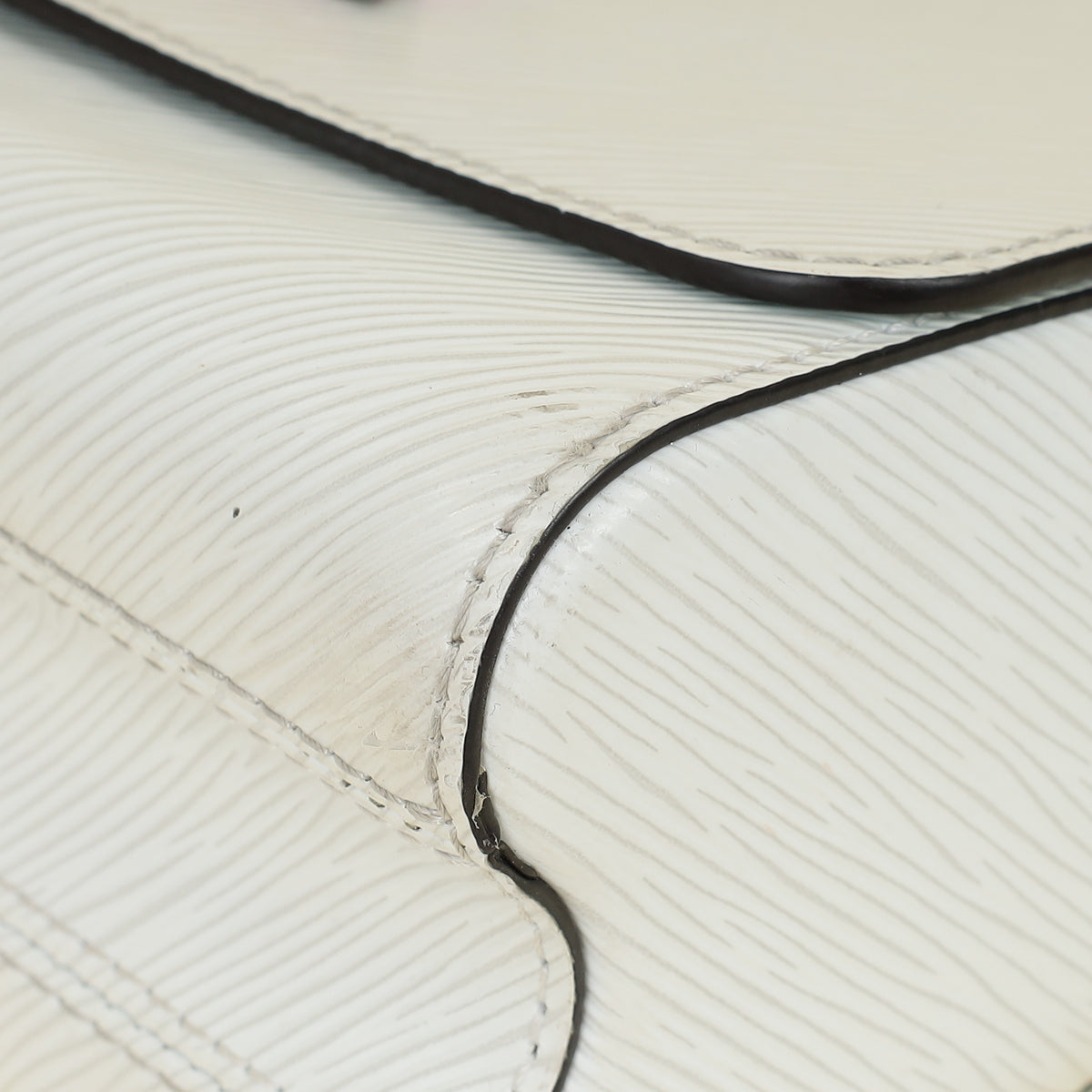 Louis Vuitton White Sky Holographice Twist MM Bag