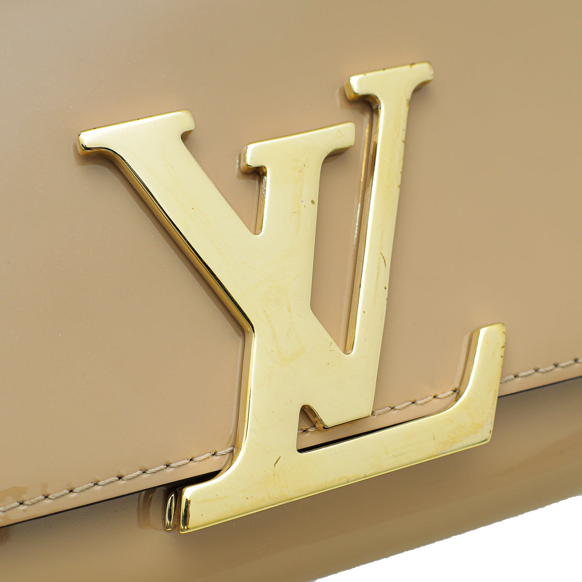 Louis Vuitton Brown Louise Vernis Clutch Beige Leather Patent leather  ref.671415 - Joli Closet