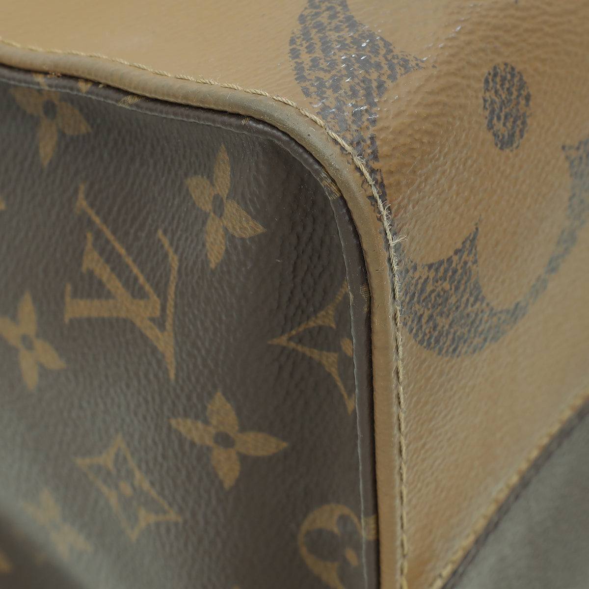 Louis Vuitton Monogram Reverse Onthego MM Bag