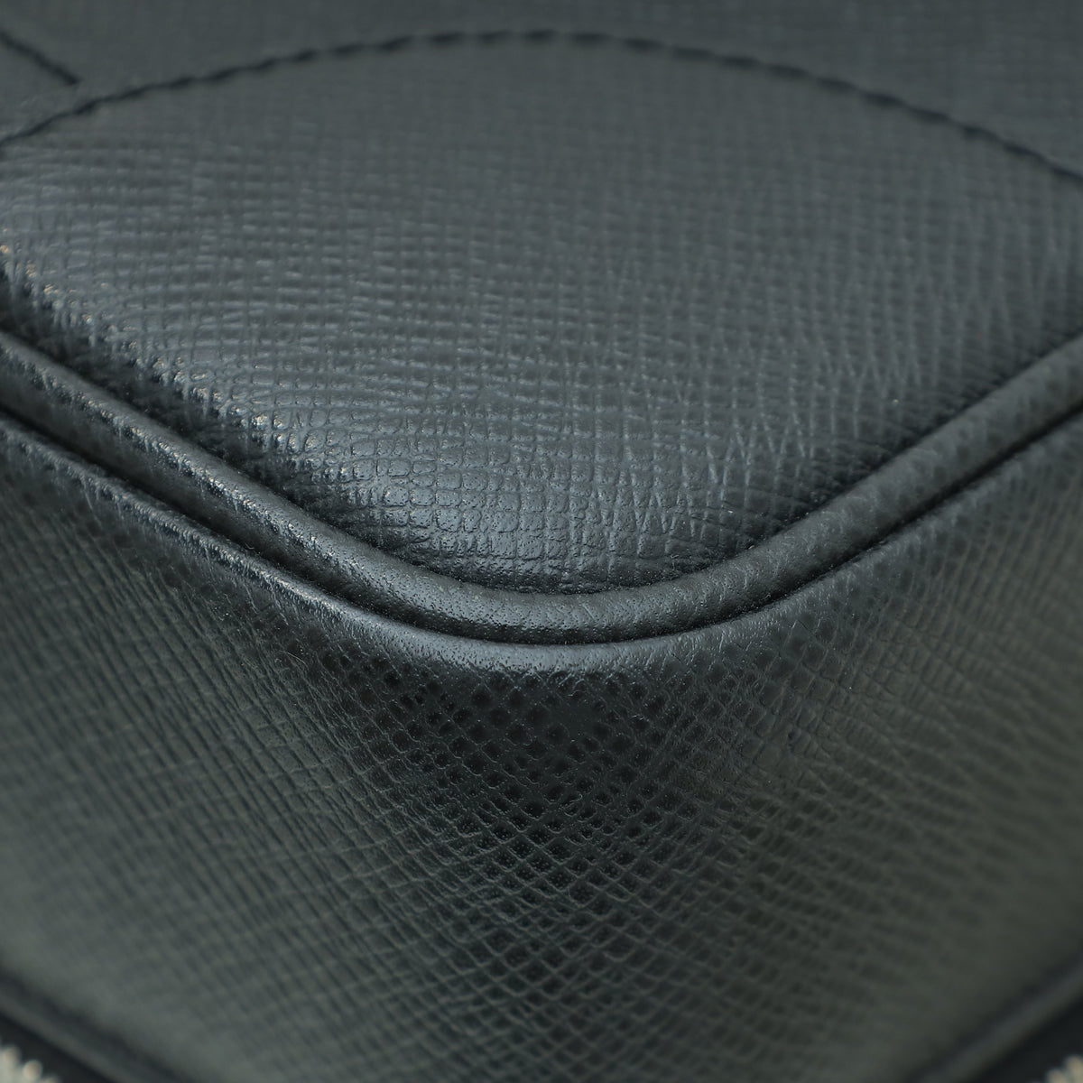 Louis Vuitton Black Taiga Odessa Briefcase – THE CLOSET