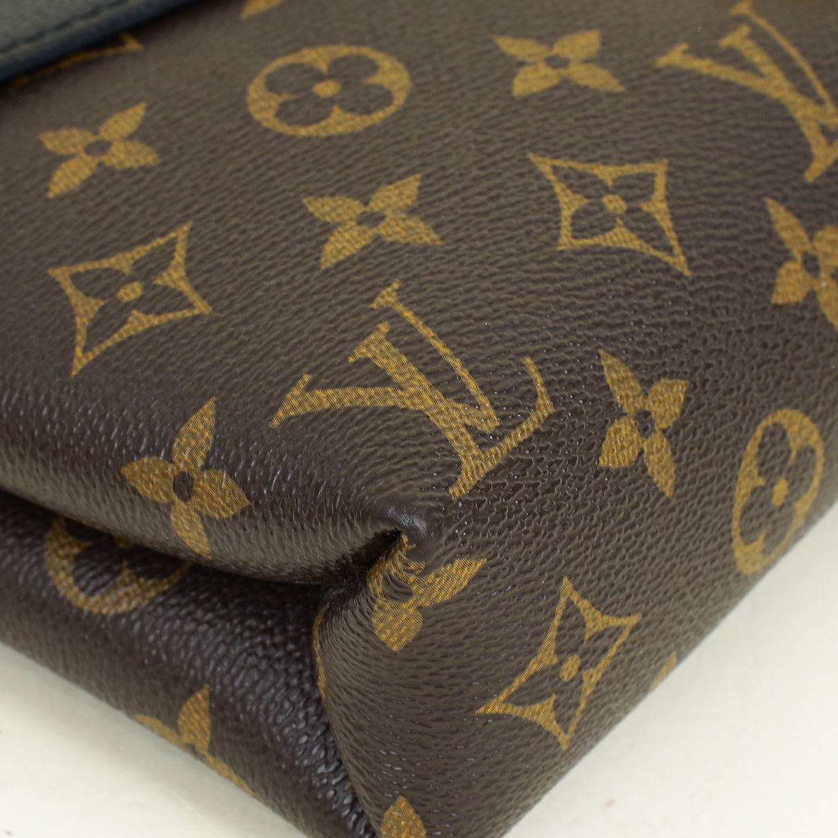 Louis Vuitton Monogram Black Pallas Chain Bag