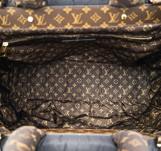 Louis Vuitton Black Giant Monogram Econyl Pillow Onthego MM Bag - Yoogi's  Closet